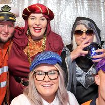 📸 Open Air Photo Booth - Perth Photo Booth Hire - Touch-screen and instant double prints.