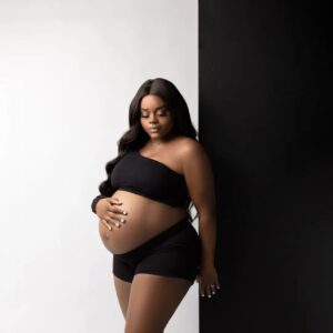 Specializing In Luxury Portrait Experience - Capturing the Radiance of Motherhood: Customized Maternity Photography for Your Unique Story