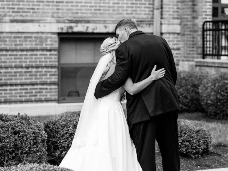 TIMELESS, ROMANTIC, FILM-INSPIRED WEDDING PHOTOGRAPHER BASED IN COLUMBUS, OHIO.