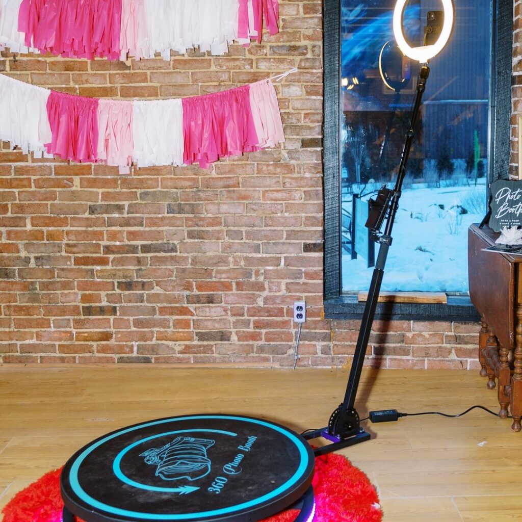 ✨Luxury 360 Photo Booth✨ Lights•Camera•Spin Weddings|Birthdays|Corporate|Events