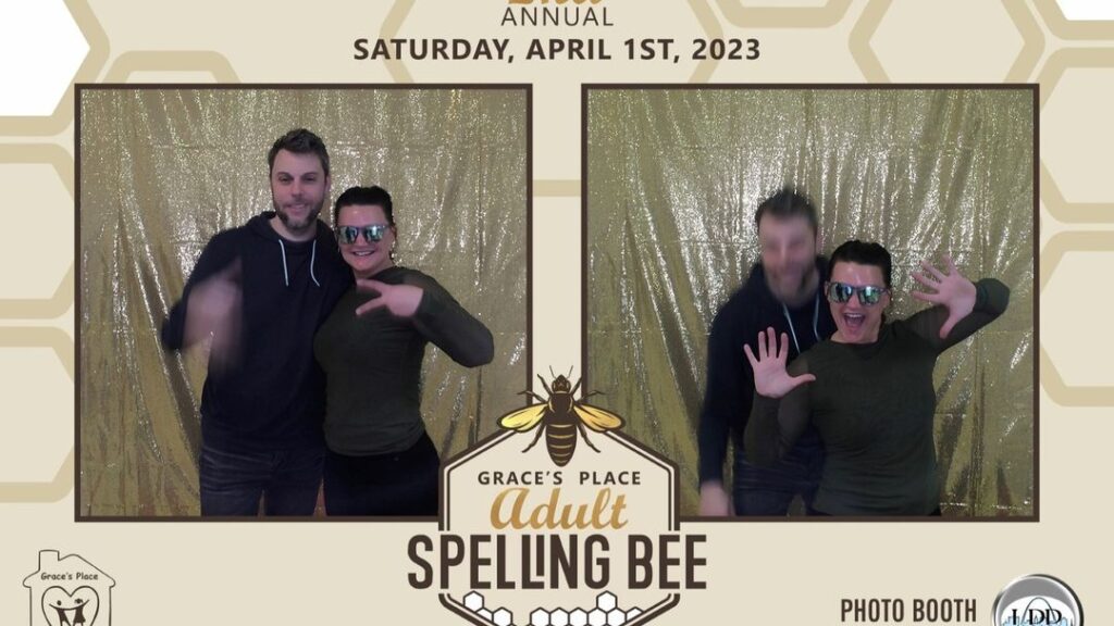 Capture Memories to Last a Lifetime: Rent Our Top-Rated Mirror Photo Booth for Your Special Day!