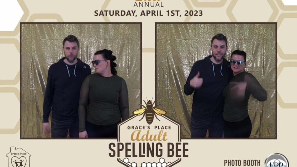 Capture Memories to Last a Lifetime: Rent Our Top-Rated Mirror Photo Booth for Your Special Day!