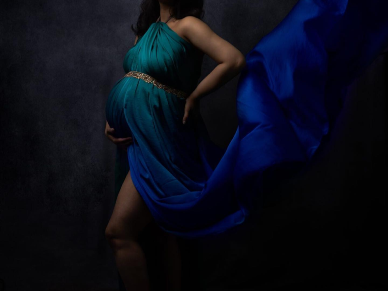 Exquisite Maternity Photography by Award-Winning Photographer with 13+ Years of Experience and a Stellar Reputation for Exceptional Customer Service!