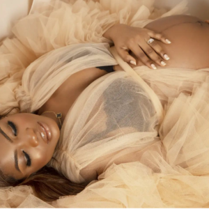 Preserve the Magic of Your Pregnancy with Our Maternity Photography! Let Us Help You Treasure the Memories of this Once-in-a-Lifetime Experience.