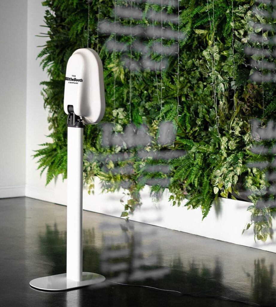 Capture Memories Anywhere with Our Portable Open Air Photo Booth!