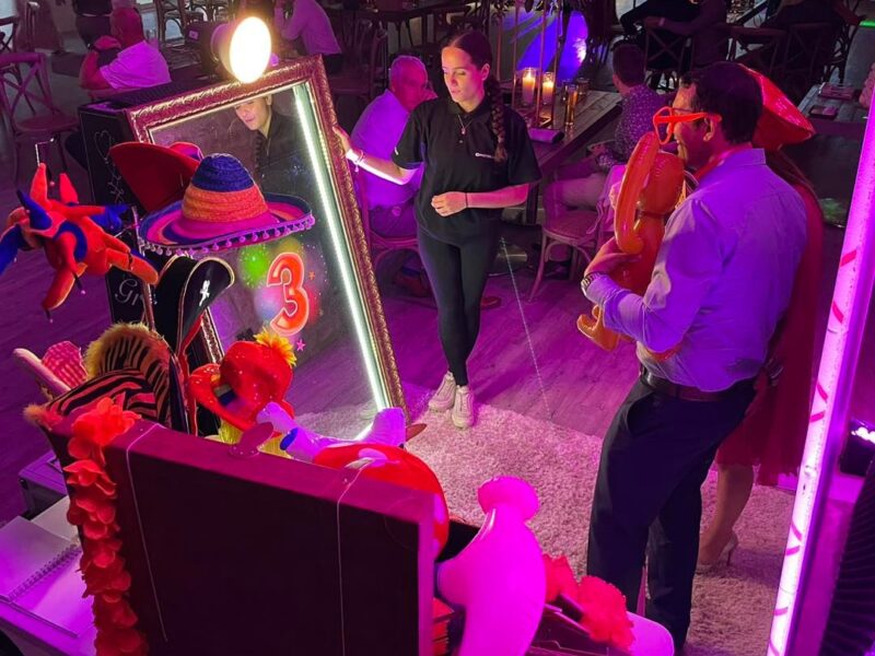 Experience the Revolution of Photo Booths with Our Amazing Magic Mirror!