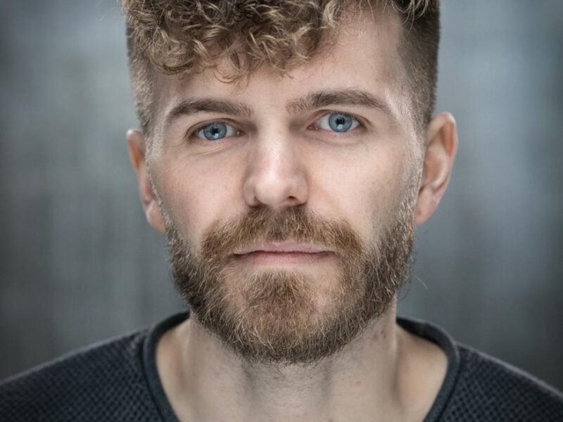 Get Noticed with Authentic Headshots by an Experienced Photographer with 30 Years of Specialization in Headshots - Your Headshot is Your Passport to Auditions!
