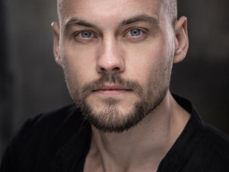 Get Noticed with Authentic Headshots by an Experienced Photographer with 30 Years of Specialization in Headshots - Your Headshot is Your Passport to Auditions!