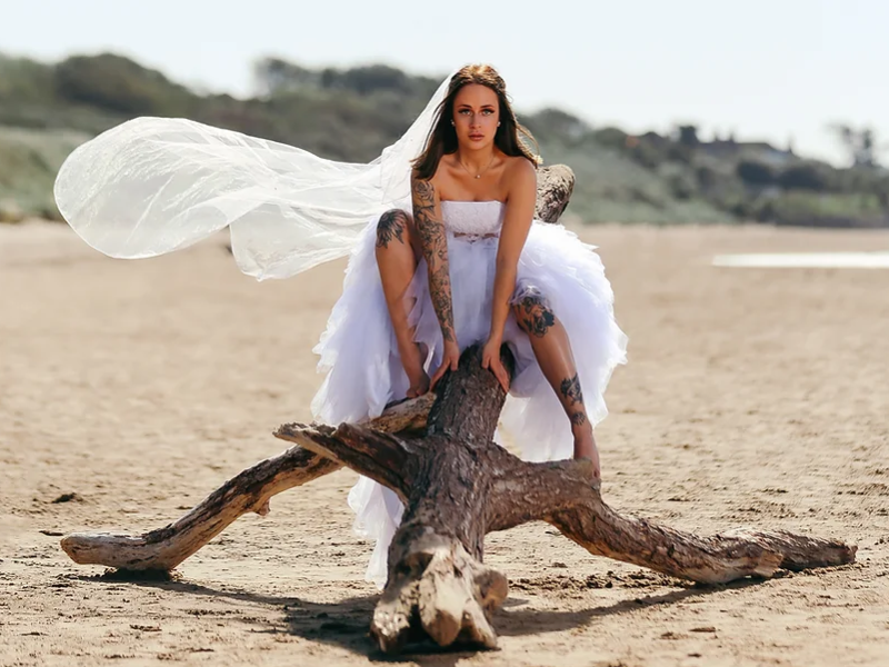Beyond the Wedding Venue: Unconventional Trash the Dress Photoshoots