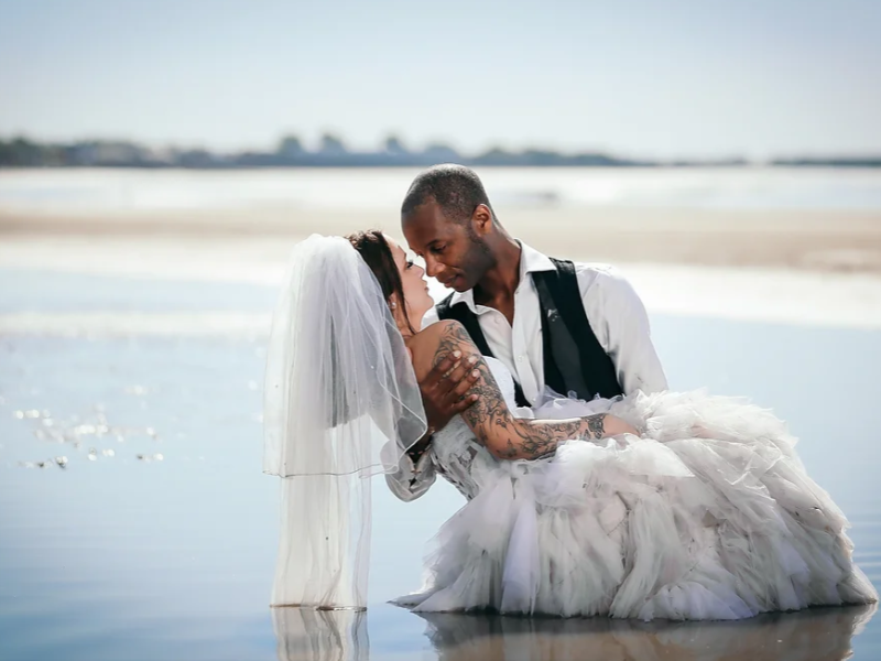 Beyond the Wedding Venue: Unconventional Trash the Dress Photoshoots