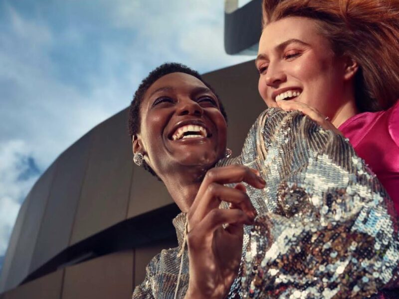 Bold and Uncomplicated Lifestyle Portrait Photography by Award-Winning London-based Photographer