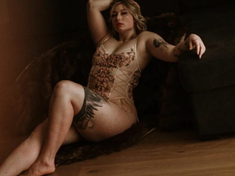 Empowering Boudoir Photography: Celebrate Your Uniqueness and Embrace Your Inner Beauty with Us