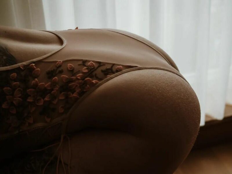 Empowering Boudoir Photography: Celebrate Your Uniqueness and Embrace Your Inner Beauty with Us
