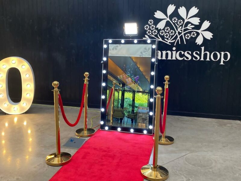 Reflect on Memories with our Magical Mirror Photo Booth - Perfect for Weddings, Corporate Events, and Parties!