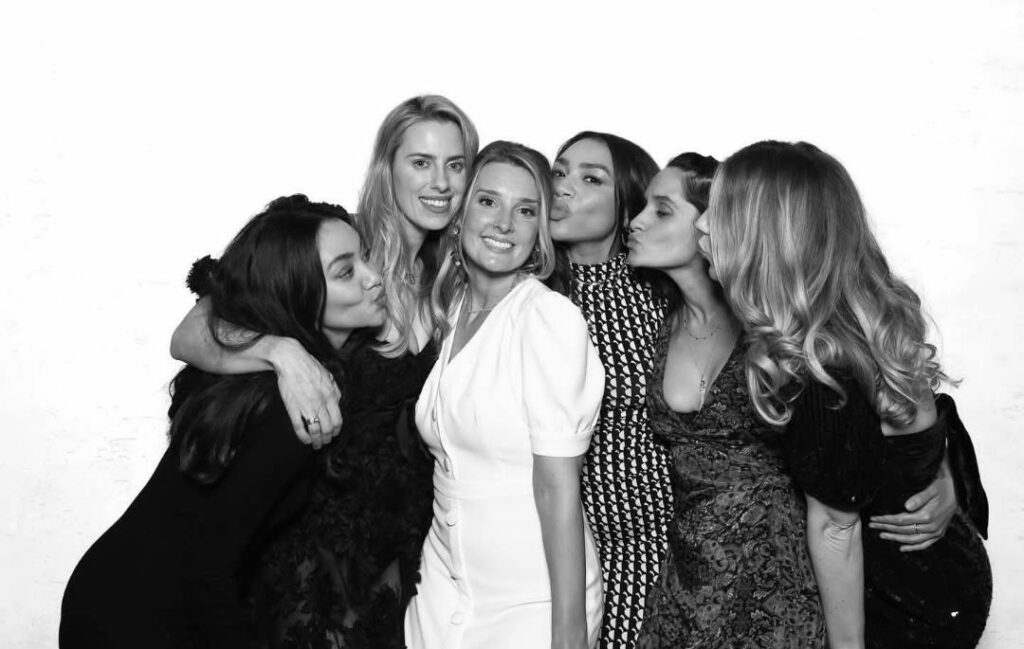 Luxury Vintage Digital Photo Booth: Professional Photos and GIFs, Instant Printing and Online Sharing