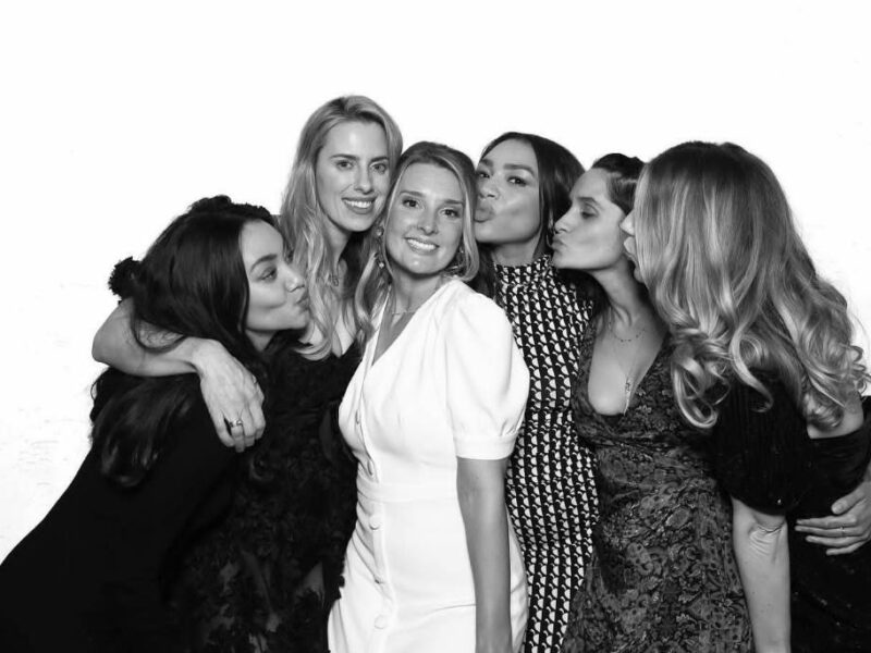 Luxury Vintage Digital Photo Booth: Professional Photos and GIFs, Instant Printing and Online Sharing