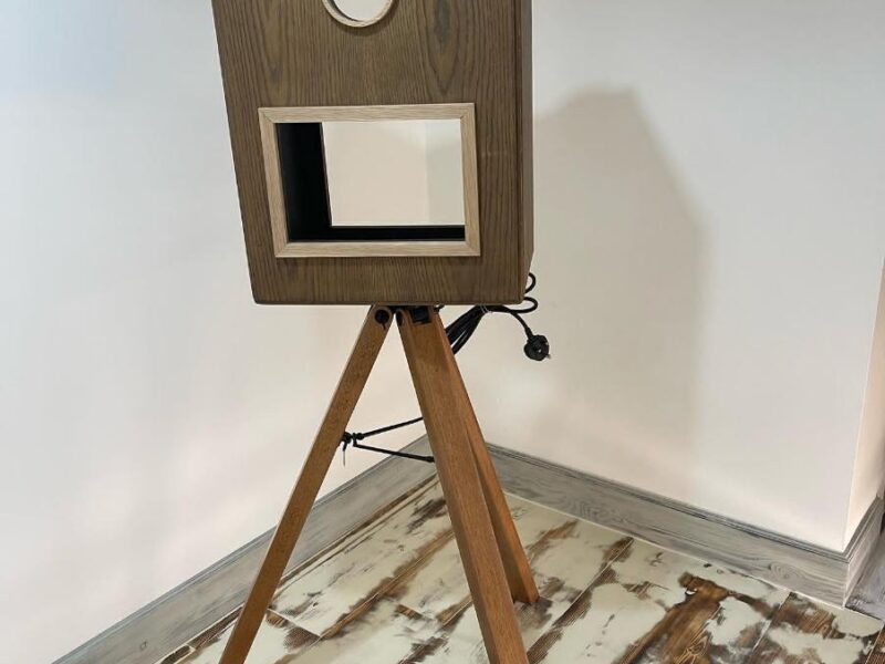 Luxury Vintage Digital Photo Booth: Professional Photos and GIFs, Instant Printing and Online Sharing