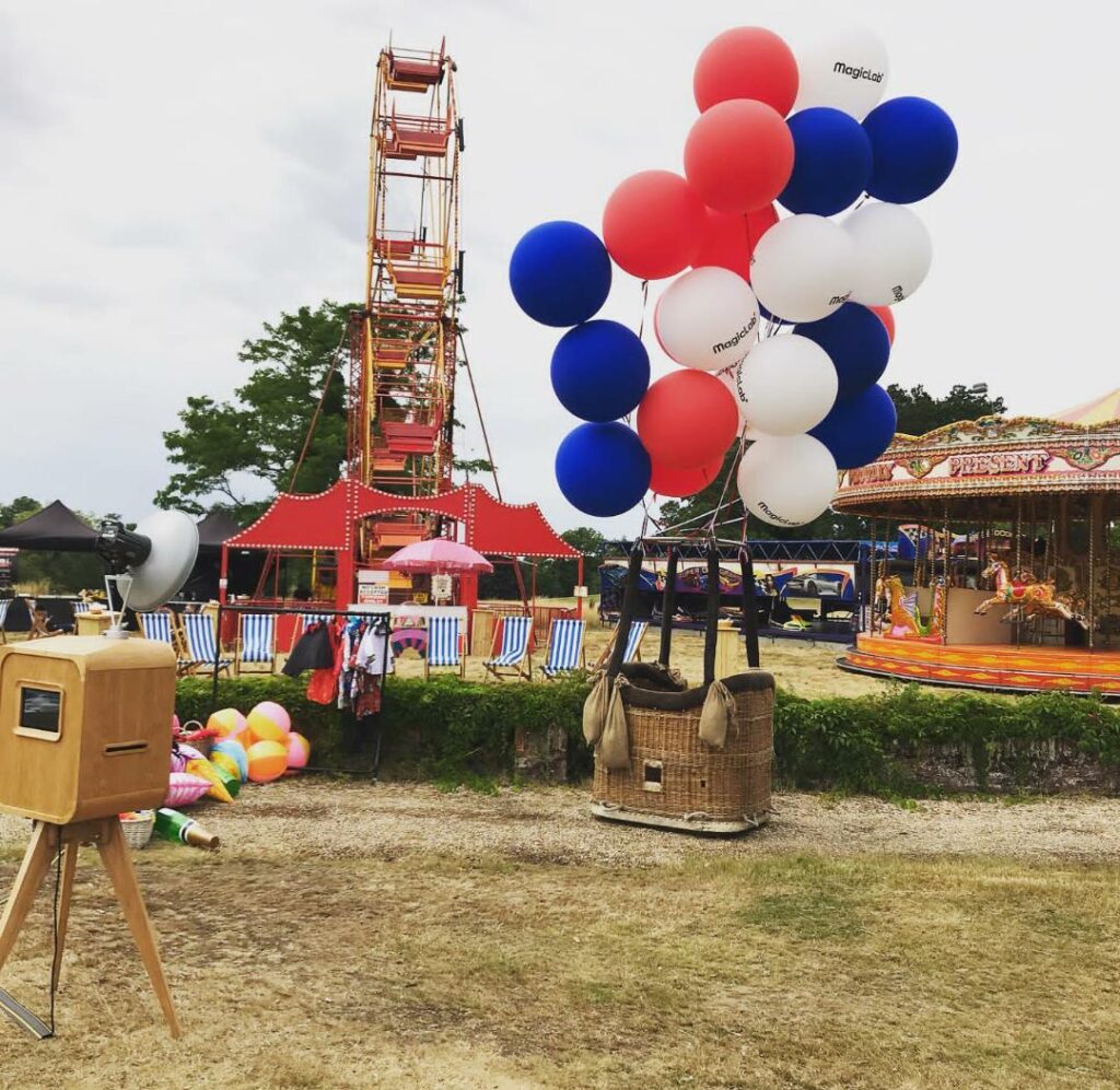 Get the party started with our modern free-standing photo booth! Perfect for any event, our booth produces stunning studio quality images and prints them on site for a lasting memento of the occasion.