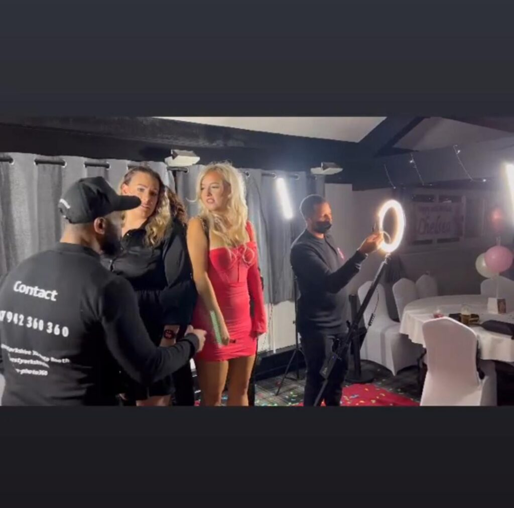 360° Memories: Capture your Event in a Unique Way with our Trendsetting Photo and Video Booth!