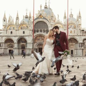 Capturing the Essence of Love and Laughter: Natural Wedding Photography with a Fashion Flair