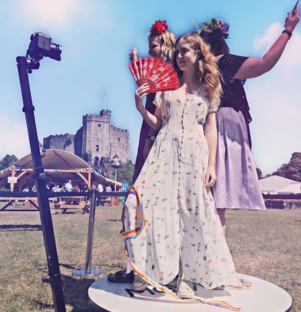 Step into the Future: Unleash Your Creativity with MOVE 360 - The Ultimate 360° Photo Booth Experience!