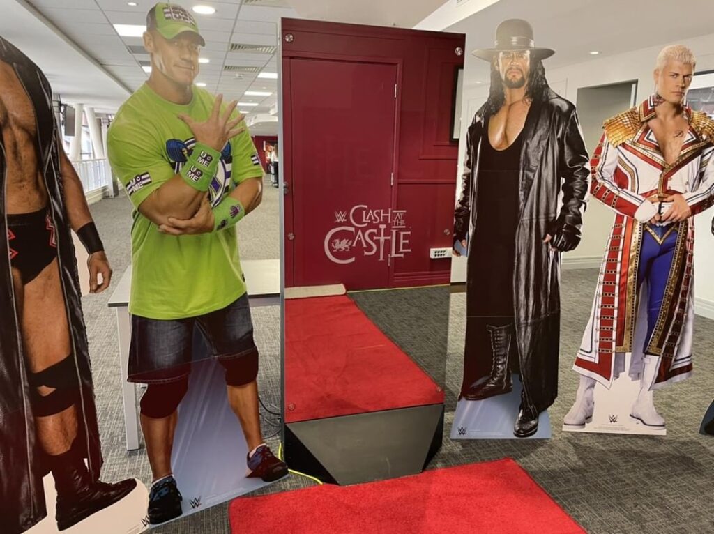 Reflecting Perfection: The Infinity Magic Mirror - Elevate Your Event with Unforgettable Experiences!