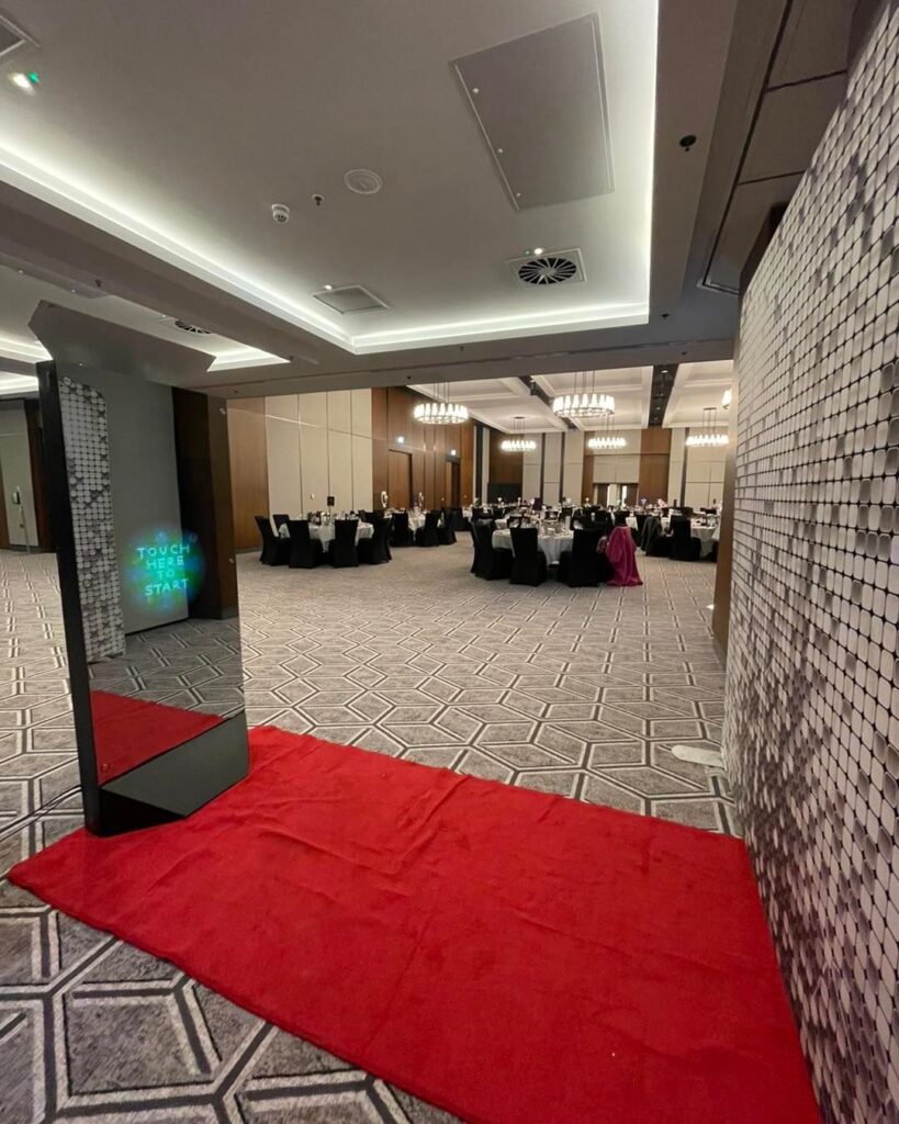 Reflecting Perfection: The Infinity Magic Mirror - Elevate Your Event with Unforgettable Experiences!