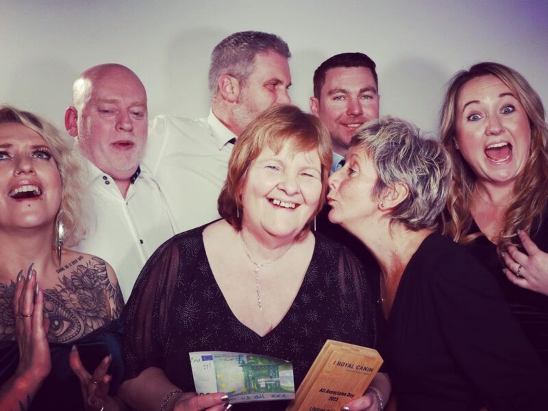 The sexiest photo booth in town - Exceptional photo booth experiences. We curate lifelong memories of joy.