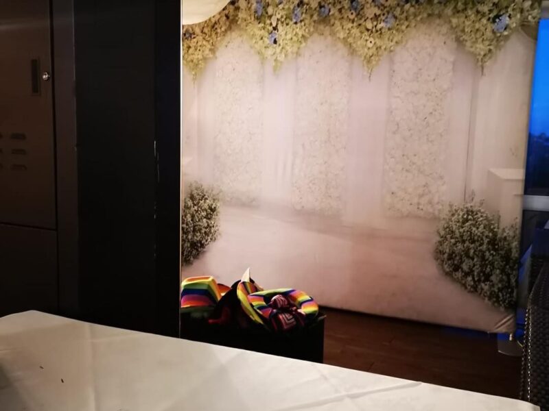 Reflecting Perfection: The Infinity Magic Mirror - Elevate Your Event with Unforgettable Experiences!