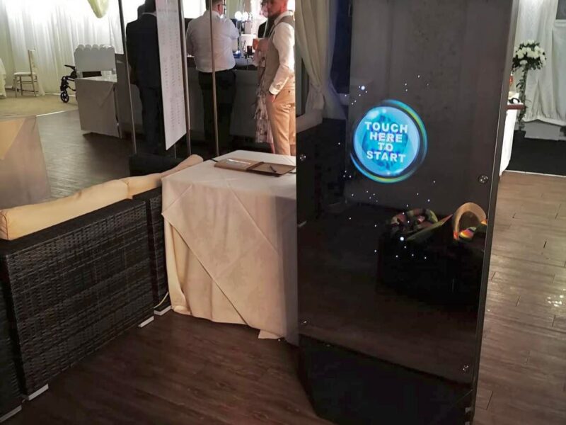 Reflecting Perfection: The Infinity Magic Mirror - Elevate Your Event with Unforgettable Experiences!