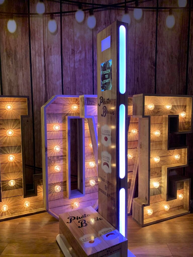 The Superb Selfie Pod