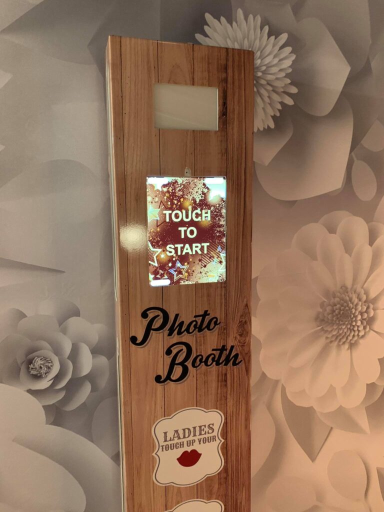 The Superb Selfie Pod