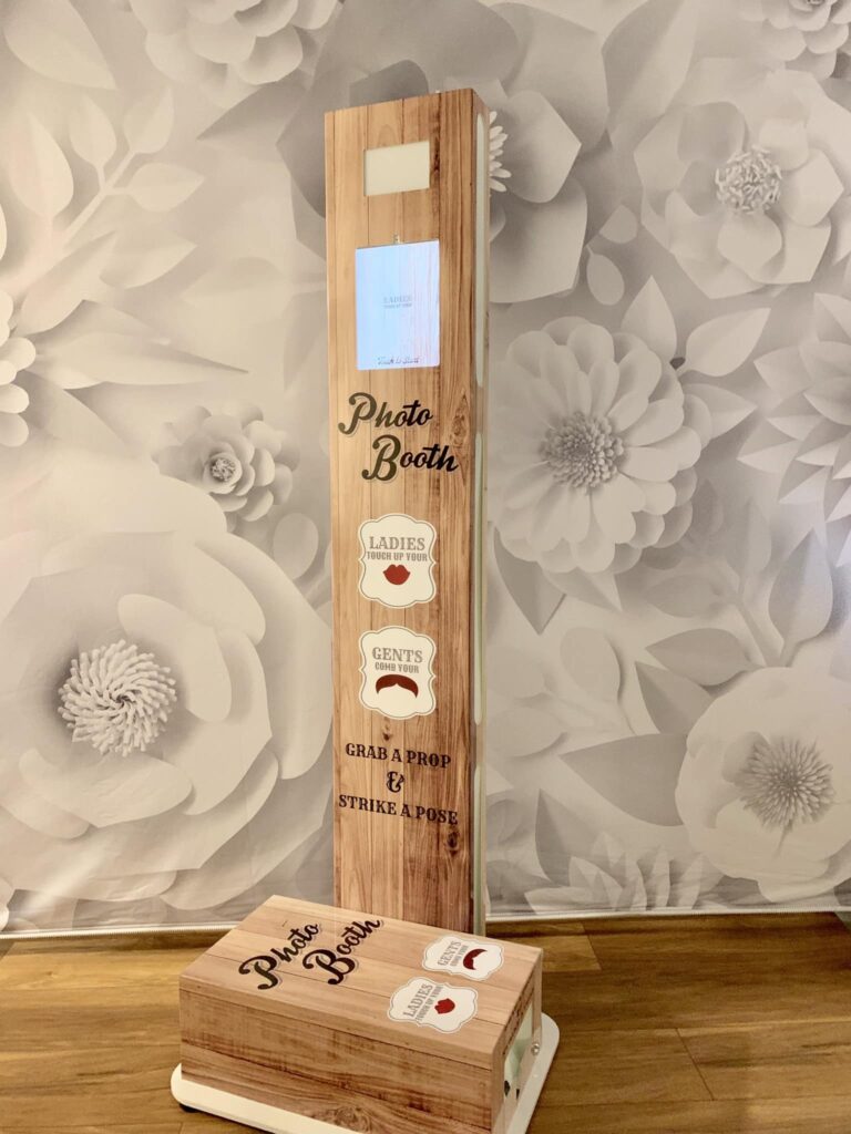 The Superb Selfie Pod