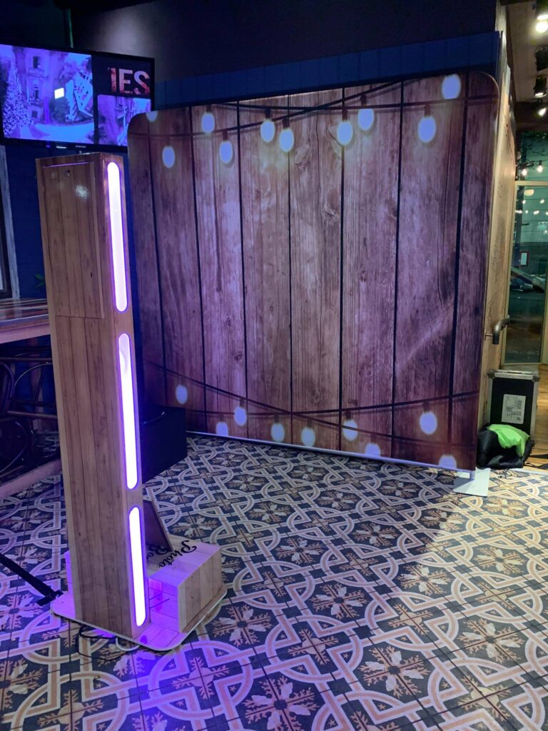 The Superb Selfie Pod