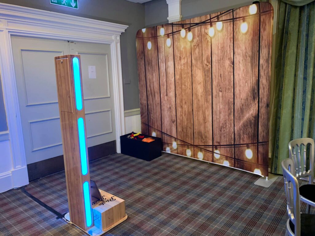 The Superb Selfie Pod