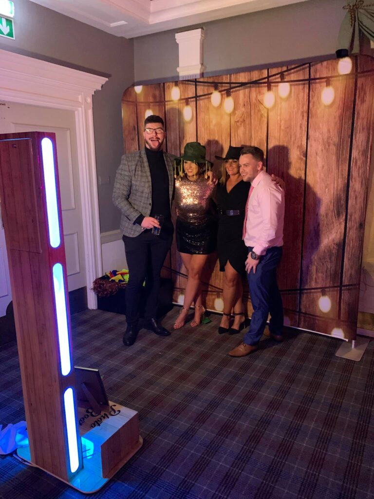 The Superb Selfie Pod