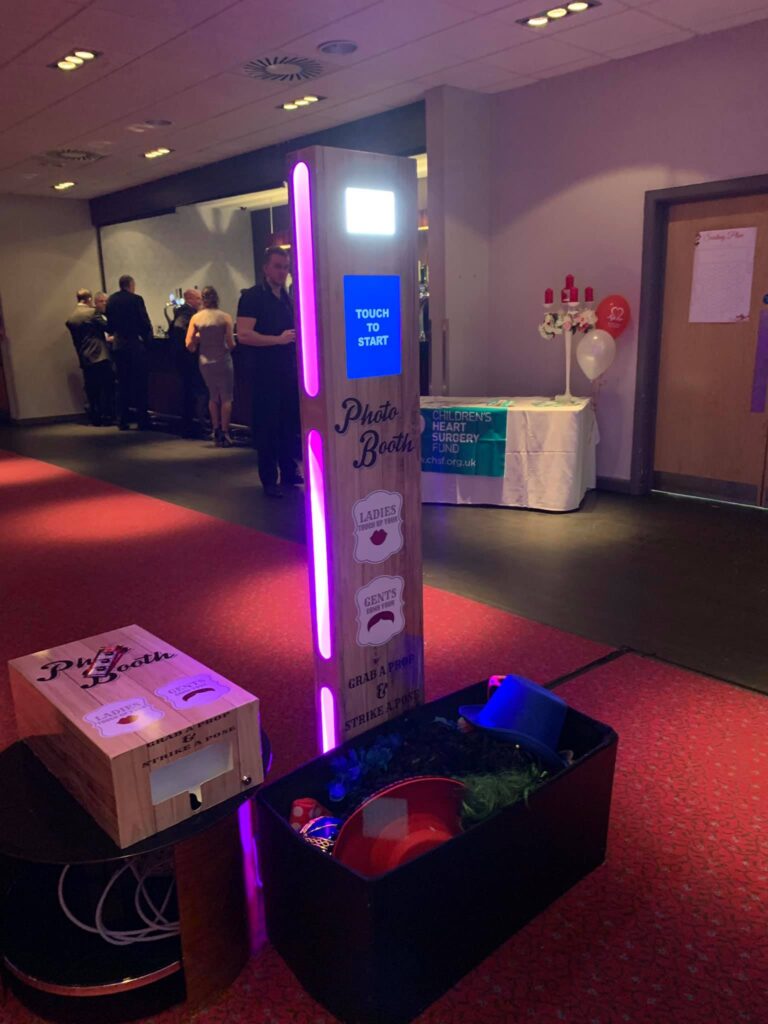 The Superb Selfie Pod