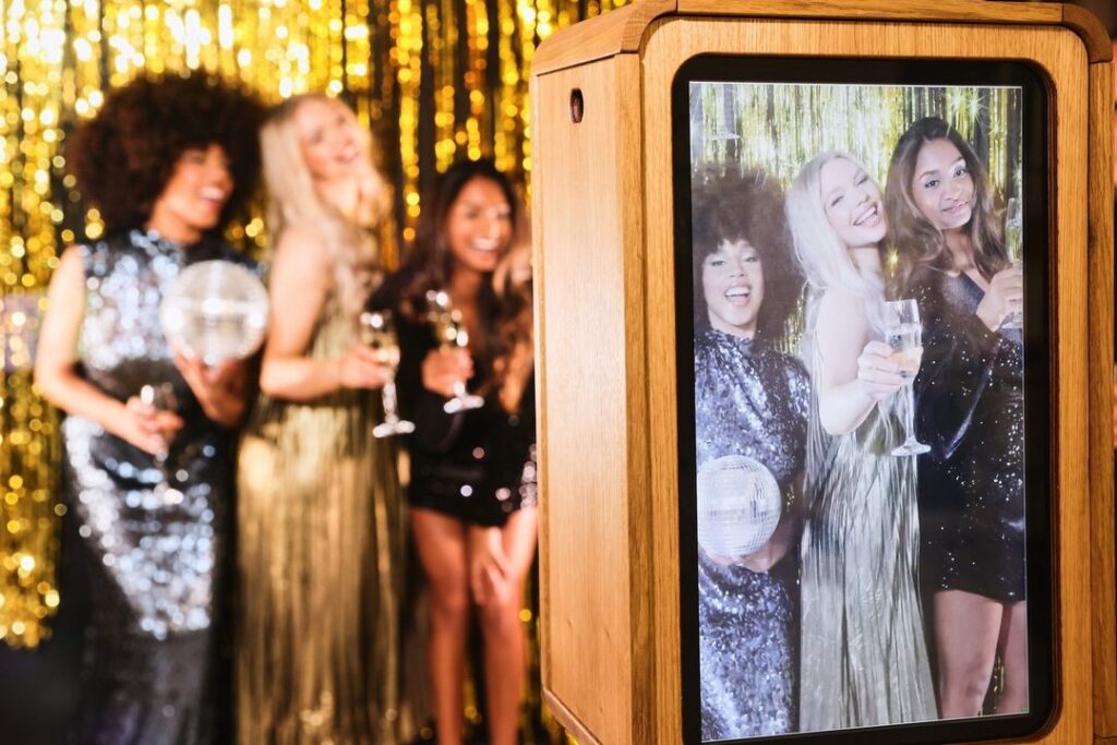 YORKSHIRE & NORTH OF ENGLAND LUXURY PHOTO BOOTH HIRE