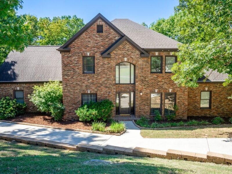 Turning properties into masterpieces with professional real estate photography.