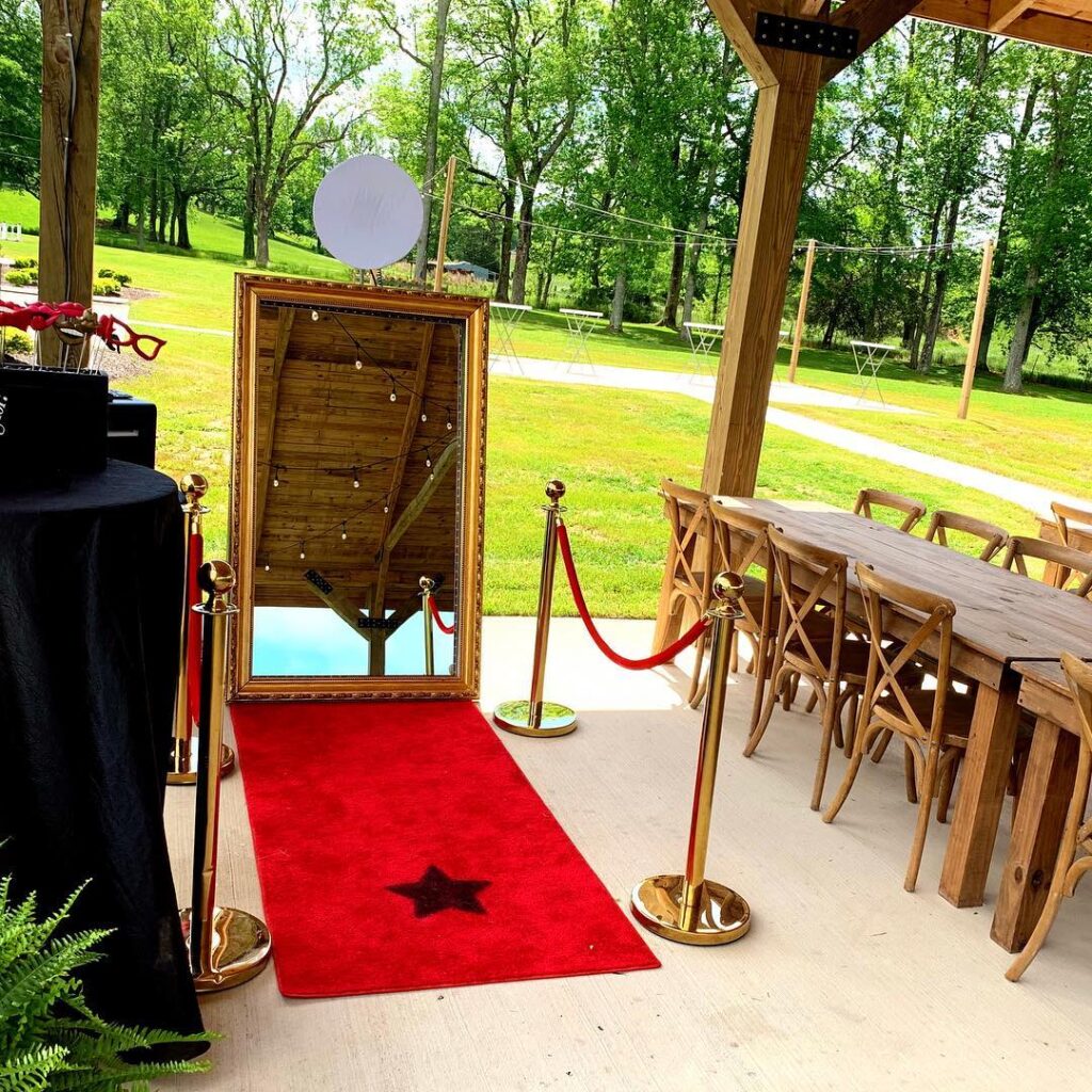 Experience the Future of Photo-Taking with our Interactive Mirror Photobooth - Customizable, User-Friendly, and Unforgettable!