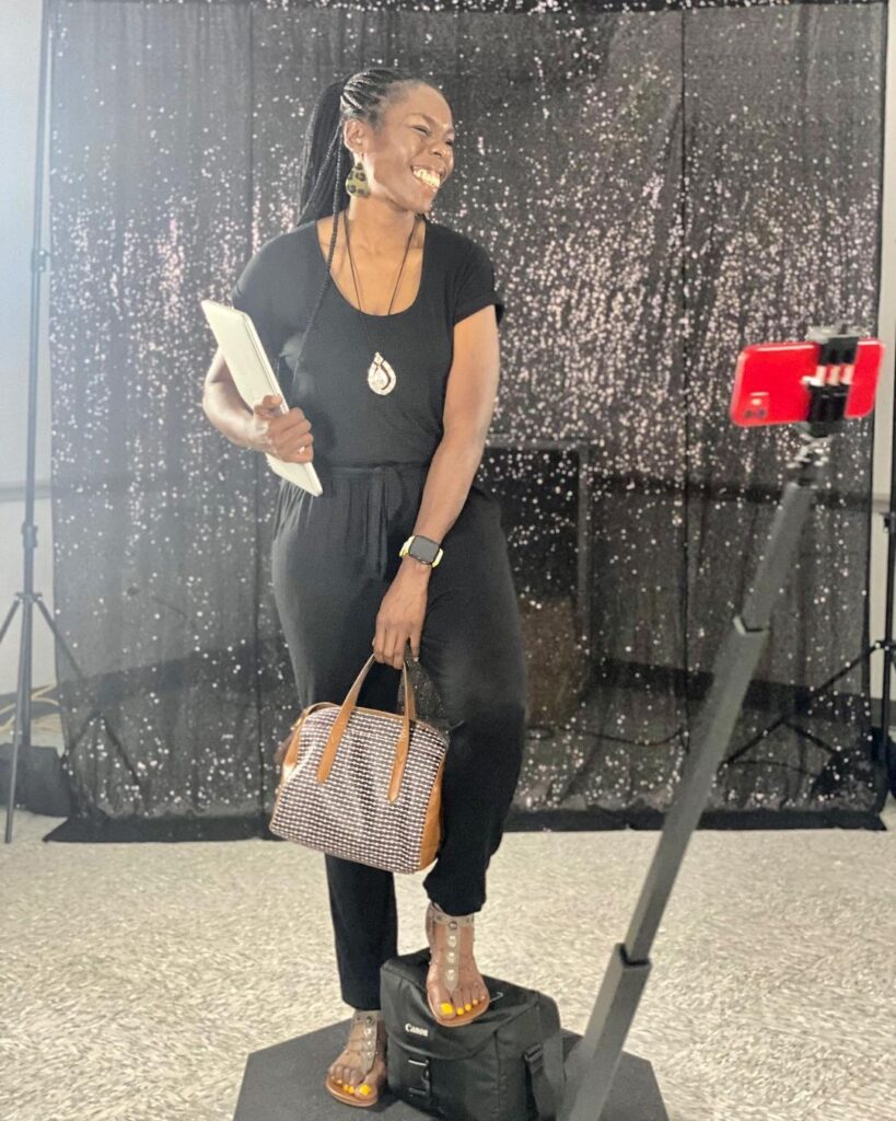 Specializing in creating dynamic videos, photos, boomerangs, GIFs. Mils 360 photobooth provide, fun• 360 experiences that is perfect for all events.