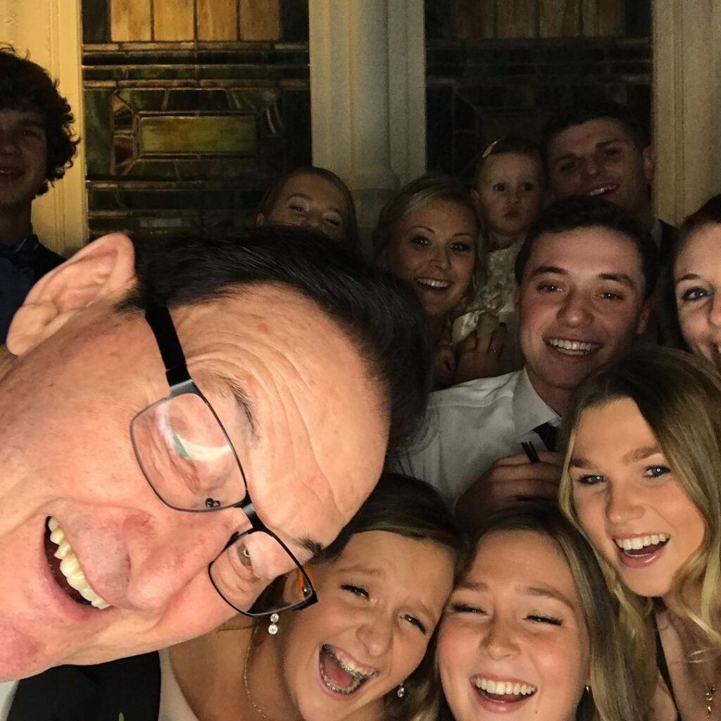 Roaming Photo Booth - Capture the Moment Anywhere, Anytime!