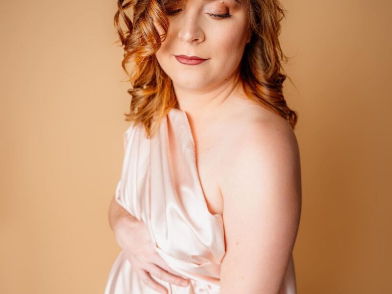 MATERNITY IN-STUDIO! 🤍Memories for Mothers in NEO Ohio - Fine-Art Experience -