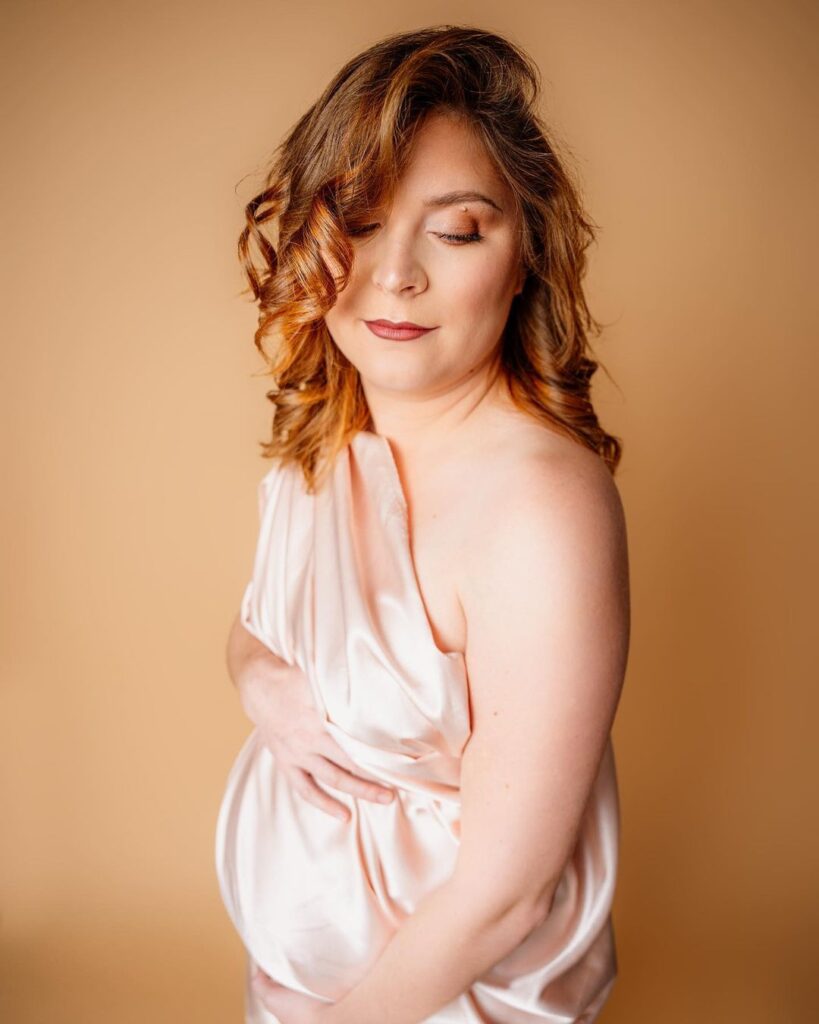 MATERNITY IN-STUDIO! 🤍Memories for Mothers in NEO Ohio - Fine-Art Experience -