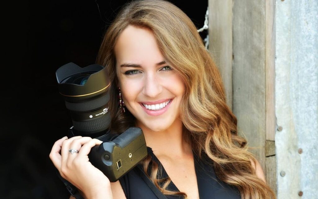 Unfolding the Magic: The Wedding Experience - Letting Your Love Story Unfold Organically & Capturing Every Candid Moment for Your Very Own Romantic Movie!