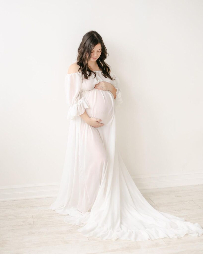 CLEVELAND OHIO LUXURY MATERNITY PHOTOGRAPHY