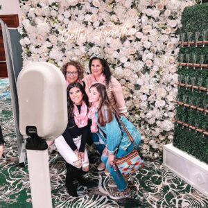 Party in Style with Our Digital and Eco-Friendly Social Booth - Perfect for Any Event!