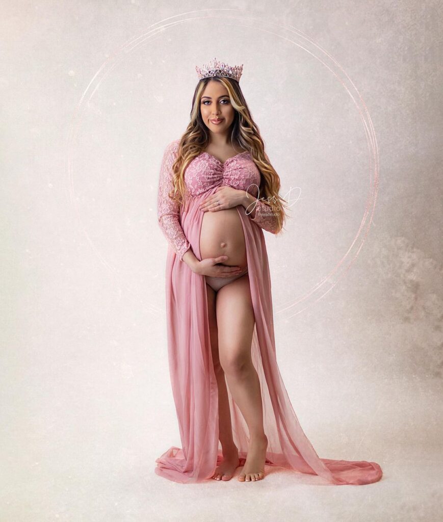 Bump to Beautiful: Maternity Photoshoot Experience with Customized Sessions