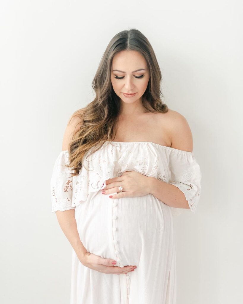 CLEVELAND OHIO LUXURY MATERNITY PHOTOGRAPHY