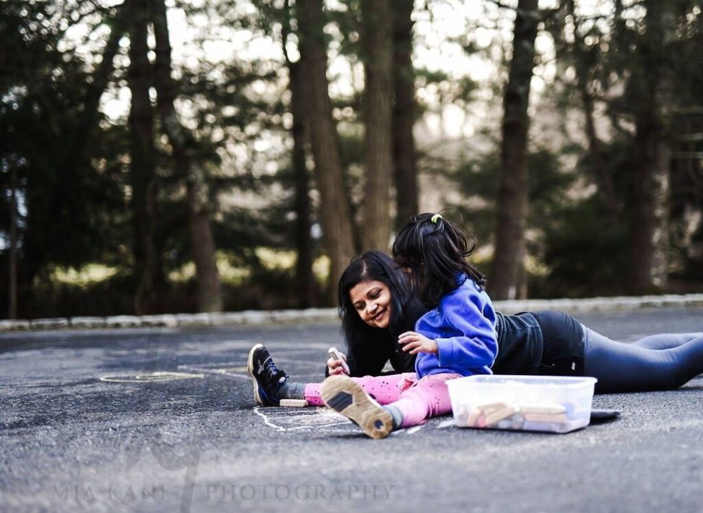 Authentic and Heartfelt Family Photography: Capturing Emotions and Connections with an Energetic and Fun-Loving Artist